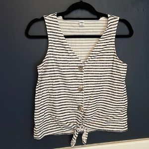 Old Navy bottom and tie-front sleeveless top. Size small